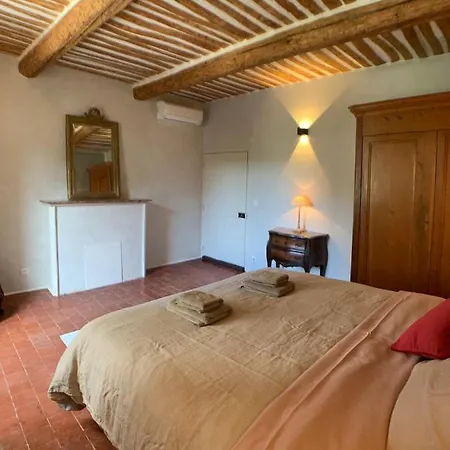 Ermitage Apartment