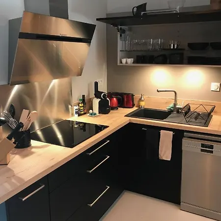 Ermitage Apartment *